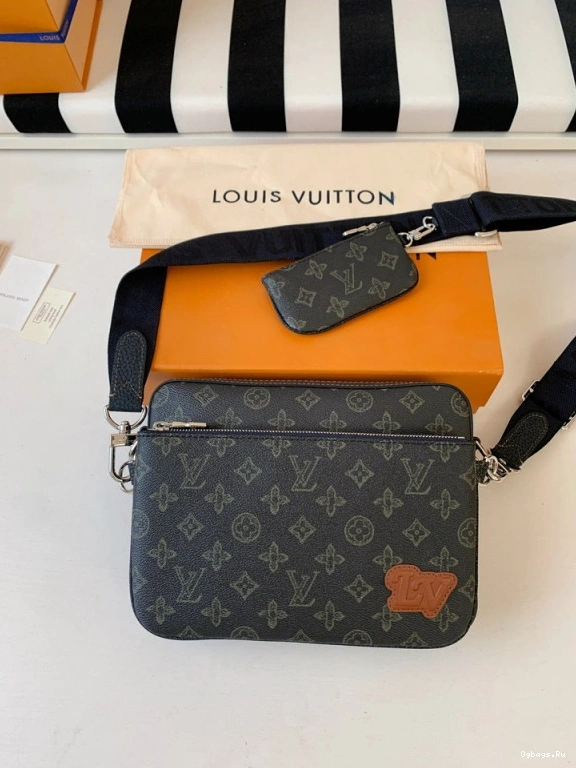 TRIO VUITTON MESSENGER LOUIS 0121
